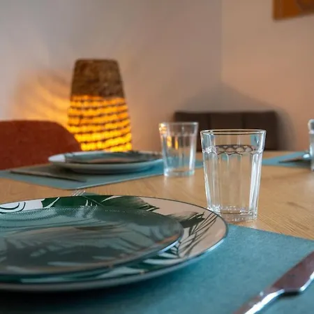 Plumeria - A 2min De Tours