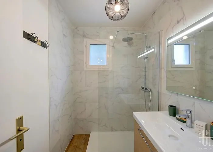 Plumeria - A 2min De Apartament Tours