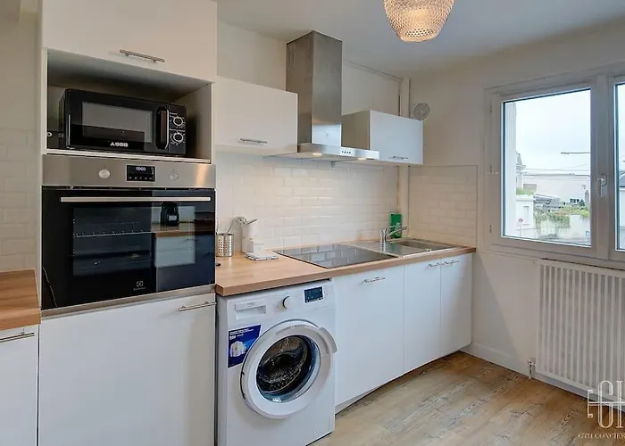 Plumeria - A 2min De Tours